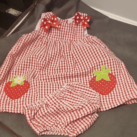 Rare Editions Red Gingham Dress With Strawberries. 6-9 Months - Picture 1 of 8